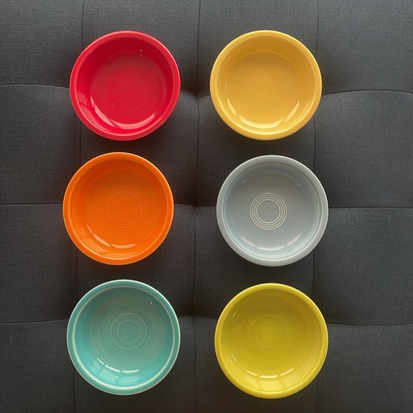 Vintage Fiestaware Bowls - Set of 4 - approximately 7” - Picture 2 of 8